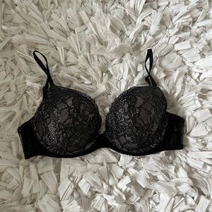 Victoria’s Secret push-up bra 32D